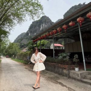 Angelina Danilova Instagram - Xin chào, Vietnam 🇻🇳🌿