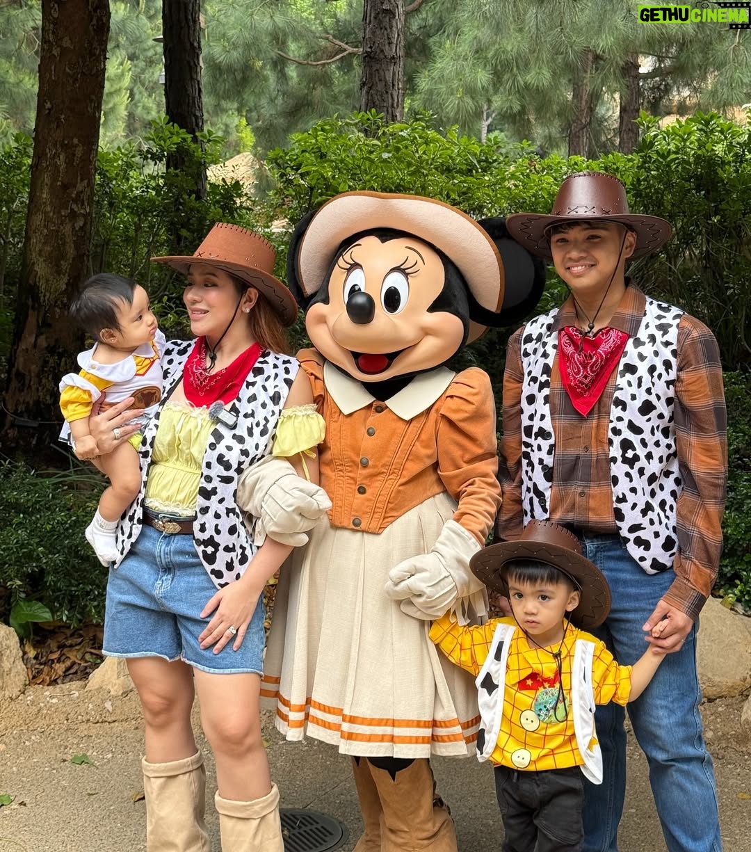 Angeline Quinto - 42.8K Likes - Happiest birthday, Kuya Sylvio, at the happiest place on Earth! 😍 
Please stay sweet and makulit🤣
Hindi magsasawa si Mama na alagaan ka. 
 I love you sooo mucchhhhh @sylvioandsylvia ❤️