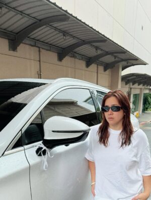 Angeline Quinto Instagram - Nakikiisa ako sa mga Kababayan nating nasa kalsada ngayon para ipakita ang galit sa korupsyon. Isa ako sa gustong maniwala na 
Nobody Will Be Spared. 
Nobody Will Be Protected
at Makukulong ang mga Magnanakaw. 
Umpisa pa lang ito, sana magkakasama at magkita-kita pa rin tayo sa dulo. Walang Bibitiw💪

#EndCorruptionNow
#ManagotAngDapatManagot
#PiliinMoAngPilipinasHuwagAngKurakot