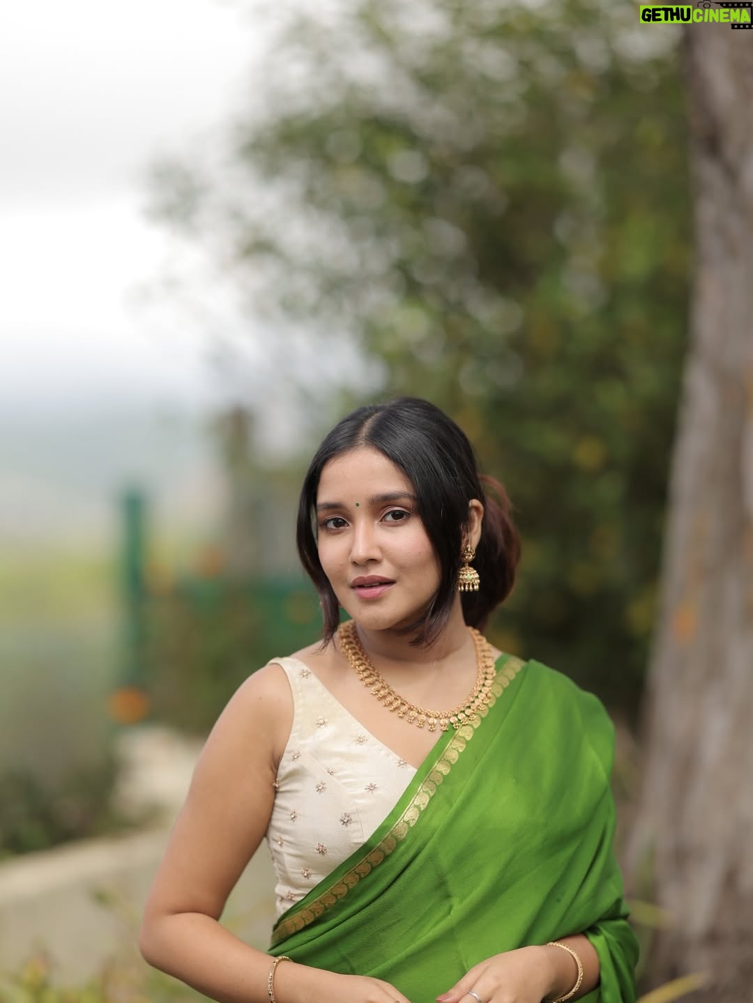 Anikha - 1 Million Likes - Serving mallu girl in the front, shivering in the back.
ooty was too cold-

@alkas_bridal