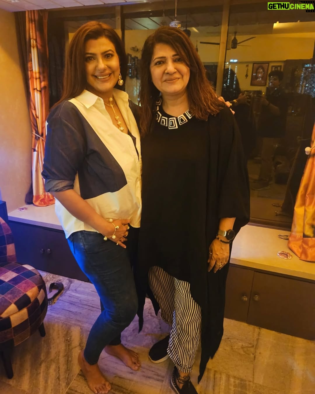 Anisha Hinduja - 28.1K Likes - Happy birthday to my best friend, my partner in crime, and the peanut butter to my jelly. Love you more than words can say!” 
“Another year, another adventure with my favorite person @ushabachani4 ❤️❤️❤️❤️❤️💐Happy birthday to the one who makes every day brighter!” 

#birthday #wishes #partytime #friends #forever #insta #instagram #fun #grateful