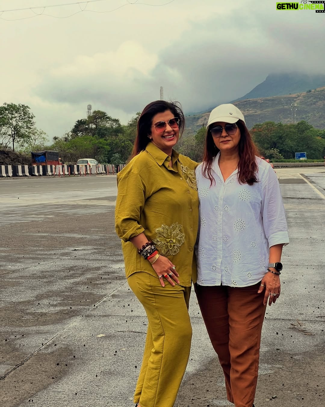 Anisha Hinduja - 28.1K Likes - Happy birthday to my best friend, my partner in crime, and the peanut butter to my jelly. Love you more than words can say!” 
“Another year, another adventure with my favorite person @ushabachani4 ❤️❤️❤️❤️❤️💐Happy birthday to the one who makes every day brighter!” 

#birthday #wishes #partytime #friends #forever #insta #instagram #fun #grateful