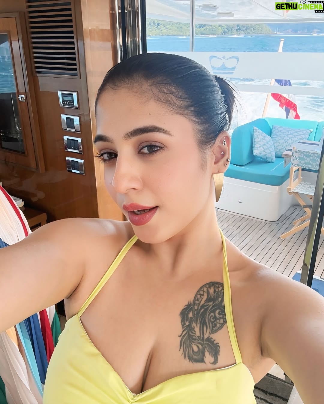Anisha Mishra - 3.8K Likes - I don’t cry on heartbreaks I throw my main card !