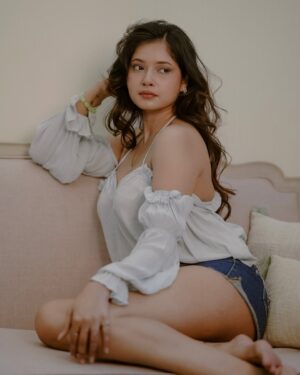 Anisha Sahai Instagram - be like a flower, survive the rain but use it to grow 💐🌈

📸 @pranshu.portraits