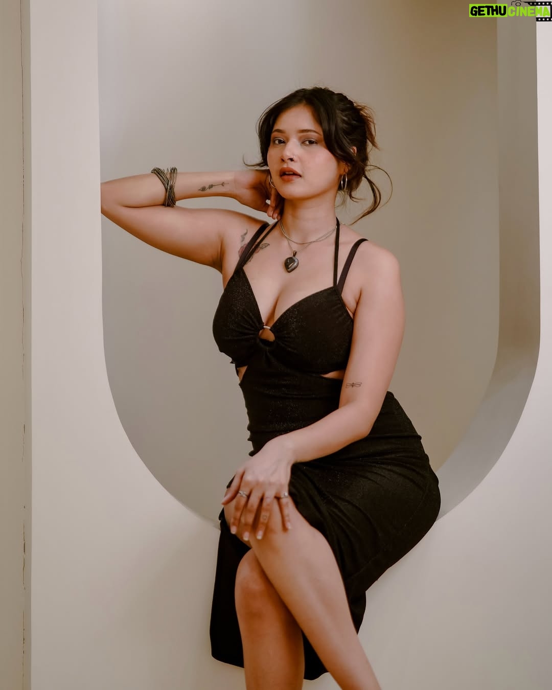 Anisha Sahai - 877 Likes - 🌩️🪽