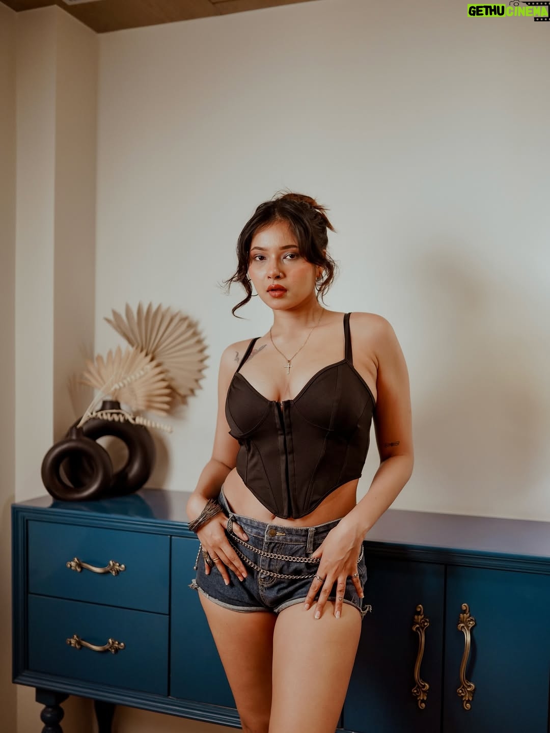 Anisha Sahai - 2.8K Likes - Keep your energy high and your shorts higher 🖤