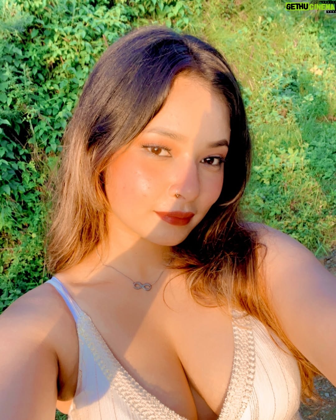 Anisha Sahai - 788 Likes - 🌲☁️🪵🍃🌄