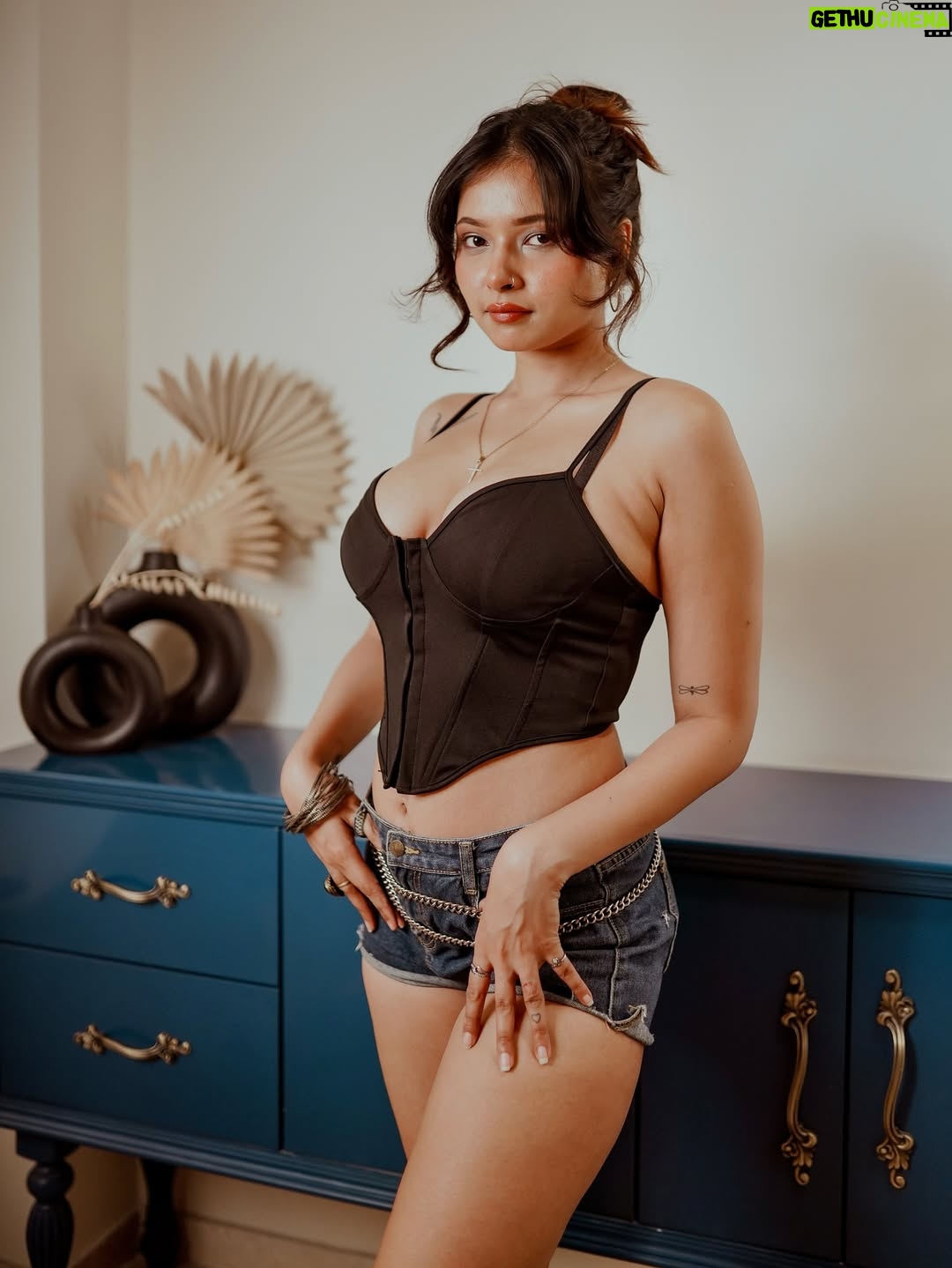 Anisha Sahai - 2.8K Likes - Keep your energy high and your shorts higher 🖤