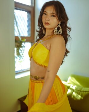 Anisha Sahai Instagram - soft petals, fierce roots 🌿💛⚡️ 

wearing @hani.s_official 
shot by @sumitclickography