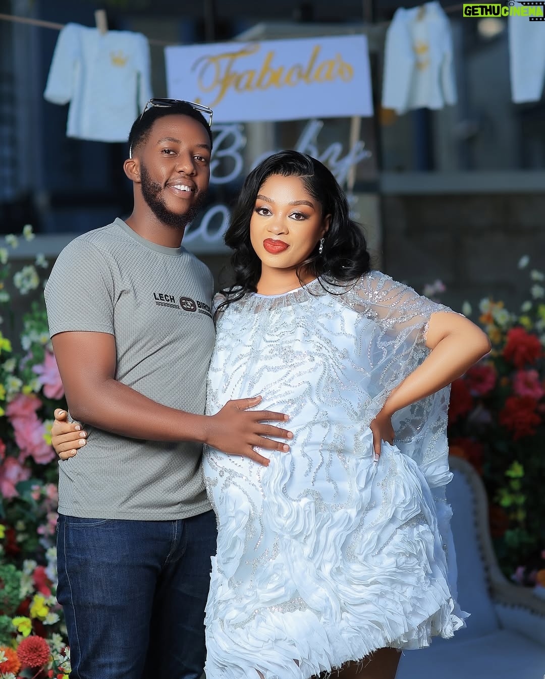 Anita Fabiola - 21.1K Likes - Oh to be loved like this! My heart is full. ❤️ 

Decor @inspiredhopeevents 
Organized by @bello_and_blue_events 
Dress @berylqouture 
Photography @samiezweddings 
Hair @mbajja_sean 
MUA @imani_makeup_studio