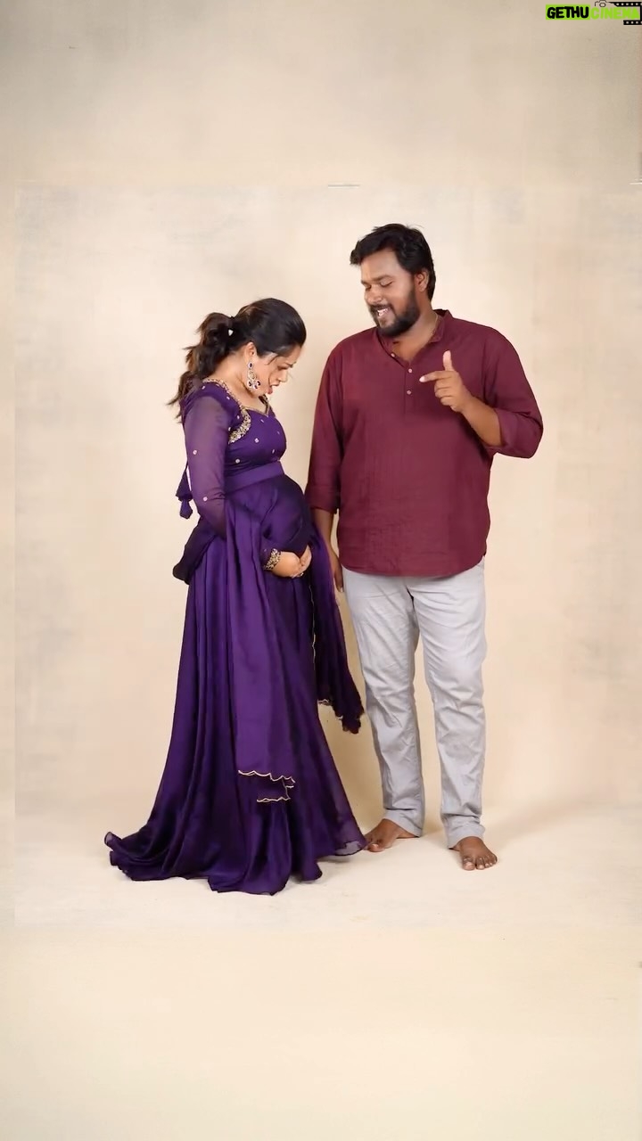 Anitha Sampath - 228.5K Likes - Chinna veeda periya veeda?😅
Wearing beautiful Diwali costumes from 
@akira_the_couture__ 🎉

Thanks to the team of Anitha Sampath reels :🎉❤️🔥
Costumes @akira_the_couture__ 
Makeup styling @makeupby_rinu 
Hairdo @shalini_hairartist 
Cameo & production @itsme_pg 

#anithasampath #chinnaveedavaratuma #chinnaveeda #anithasampathreels #asr #actorarjun #trending #trendingreels #trendingtamil #vijaytv #suntv #vijaytvserial #cwc #cookwithcomali #biggboss #biggbosstamil #bigboss #makeupartistchennai #makeupartist #biggbosshindi #topcookudupecooku #zeetamil #sarigamapa #djd #colorstvtamil #anithasampathdresscollection #thalapathy #thalapathyvijay #coolie