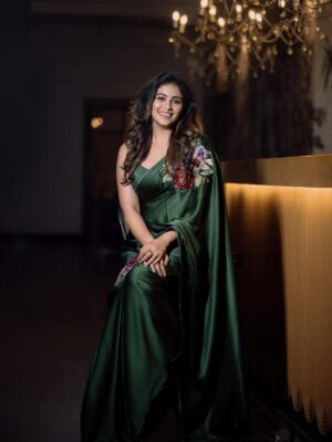 Anjali Instagram - Glam ✨

#glam #saree #love #elegance #green #vibes