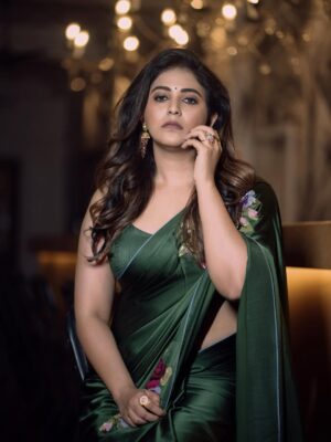 Anjali Instagram - Glam ✨

#glam #saree #love #elegance #green #vibes