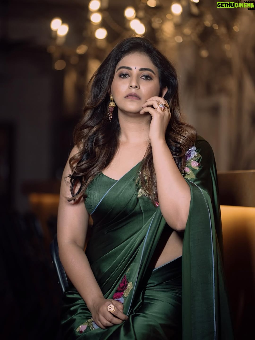 Anjali - 206K Likes - Glam ✨

#glam #saree #love #elegance #green #vibes