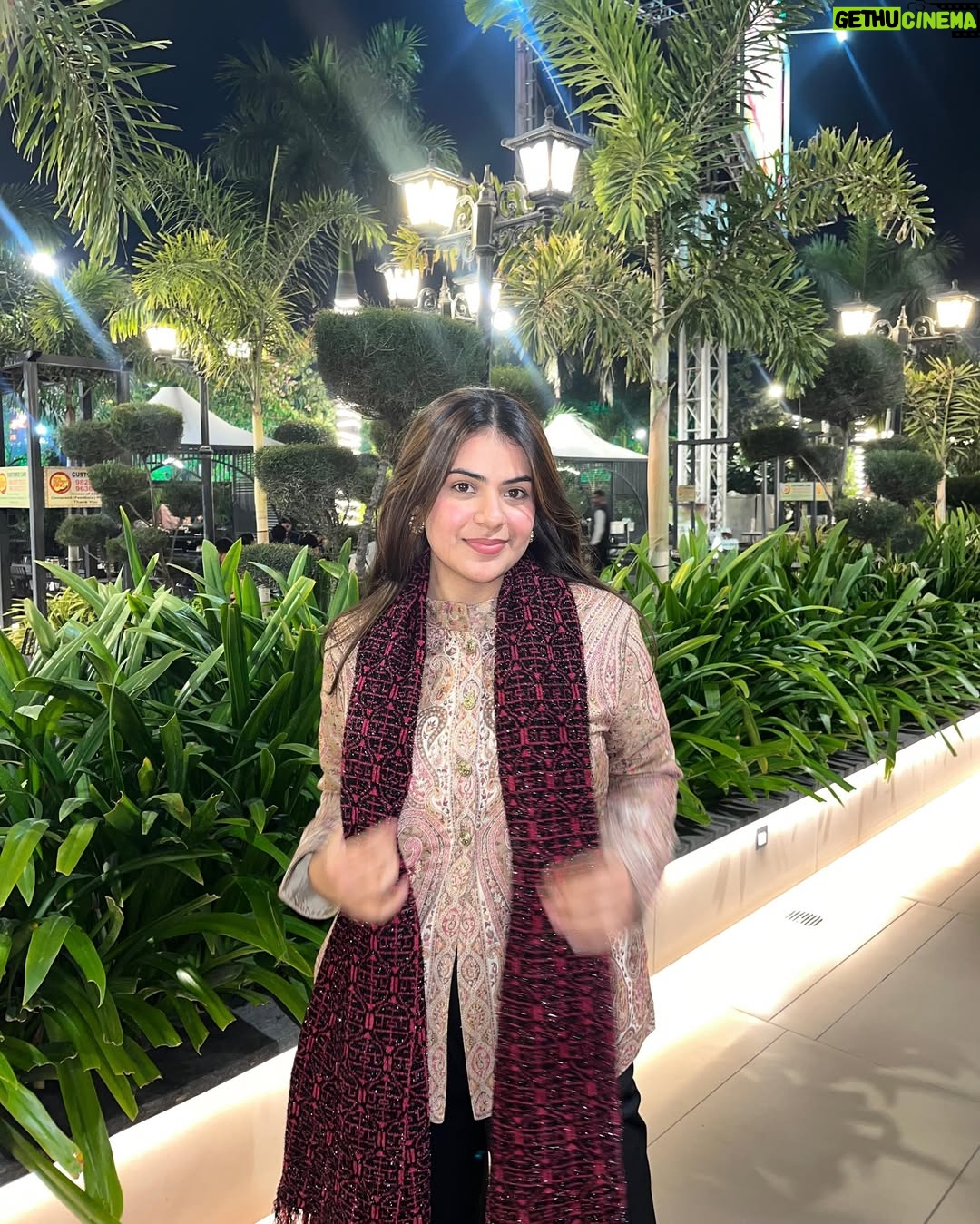 Anjali Kaushik - 5.5K Likes - Iss saal bhi nahi badlungi 

.
#art #viral #photo #happy #likesforlike #explorepage #explore #nature #trending #insta #model #life #india #lfl #music #cute #memes #liker #photoshoot #travel #likeback #tiktok #beauty #k #photographer #likeforlikeback #foryou #likeme #quotes #following