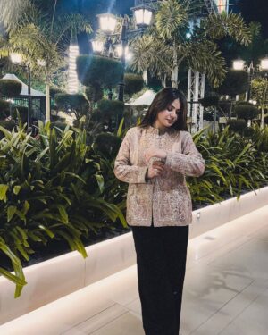 Anjali Kaushik Instagram - Iss saal bhi nahi badlungi
.
#art #viral #photo #happy #likesforlike #explorepage #explore #nature #trending #insta #model #life #india #lfl #music #cute #memes #liker #photoshoot #travel #likeback #tiktok #beauty #k #photographer #likeforlikeback #foryou #likeme #quotes #following