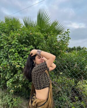 Anjali Kaushik Instagram - Mee kashi distay?

[marathi, saree, india, culture, beautiful, explore, tissue silk saree, indian wear, nature] #instagram #instagood #love #like #photography #follow #instadaily #photooftheday #instalike #fashion #likeforlikes #picoftheday #beautiful #trending #followforfollowback #viral #insta #india #art #photo #bhfyp #explore #likes #nature #explorepage #style #happy #followme #model #travel