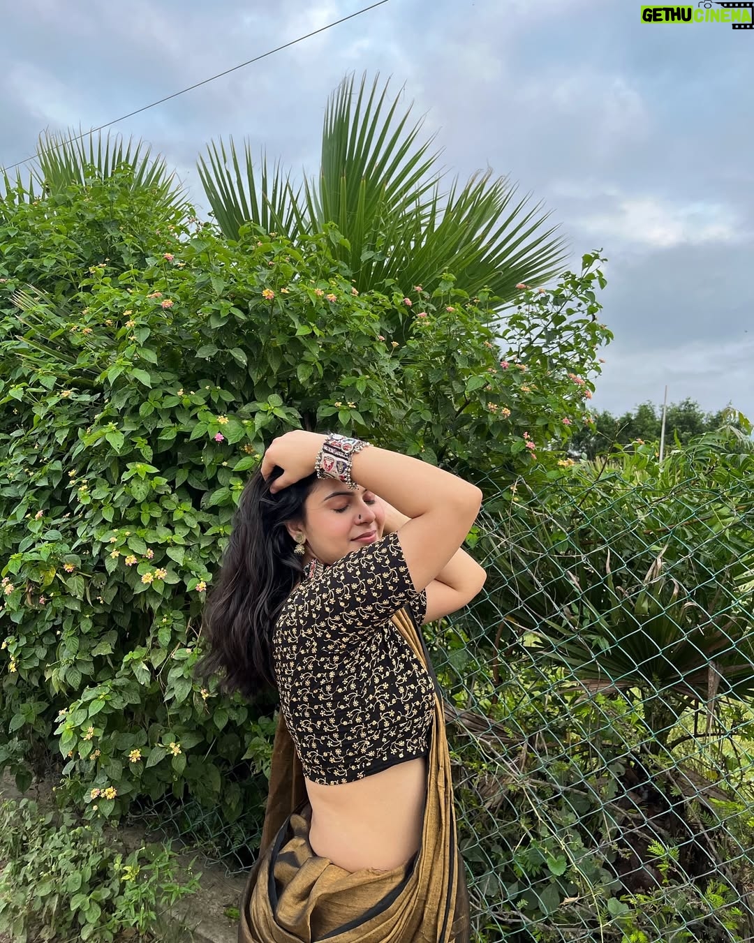 Anjali Kaushik - 39.9K Likes - Mee kashi distay?

[marathi, saree, india, culture, beautiful, explore, tissue silk saree, indian wear, nature] #instagram #instagood #love #like #photography #follow #instadaily #photooftheday #instalike #fashion #likeforlikes #picoftheday #beautiful #trending #followforfollowback #viral #insta #india #art #photo #bhfyp #explore #likes #nature #explorepage #style #happy #followme #model #travel