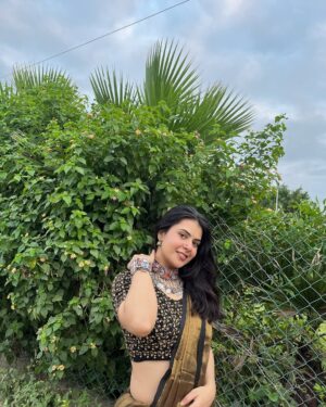 Anjali Kaushik Instagram - Mee kashi distay?

[marathi, saree, india, culture, beautiful, explore, tissue silk saree, indian wear, nature] #instagram #instagood #love #like #photography #follow #instadaily #photooftheday #instalike #fashion #likeforlikes #picoftheday #beautiful #trending #followforfollowback #viral #insta #india #art #photo #bhfyp #explore #likes #nature #explorepage #style #happy #followme #model #travel