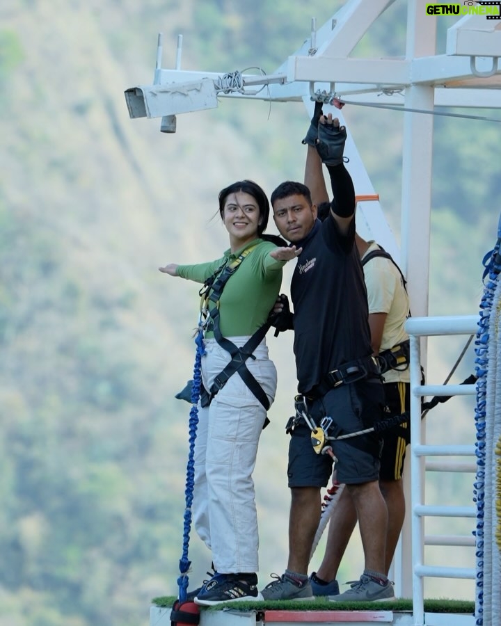 Anjali Kaushik - 8.7K Likes - Nothing scares me.. except chipkalis
.
Toh yeh hai India ka sabse bada bungee jump – 117 meters ki height, jo maine Rishikesh mein kiya tha. Socha tha dar lagega, par uska ulta hi hua – I freaking loved it! Tumko bhi zaroor try karna chahiye, bhai. Aur haan, kamzor dil walon ke liye tip: apna dil nikal ke freezer mein rakh kar jaana, kyunki yeh tumse na ho payega!
.
.
.
#style #happy #photo #life #nature #insta #cute #viral #likesforlike #model #music #travel #memes #explorepage #liker #girl #explore #selfie #india #beauty #k #lfl #trending #likeback #following #loveyourself #lifestyle #tiktok #photoshoot #photographer
