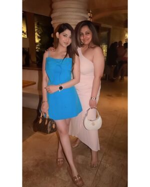 Anjali Manchanda Instagram - “Surround yourself with those who bring out your sparkle. ✨”
@anjalimua & @srishtinagpalmua