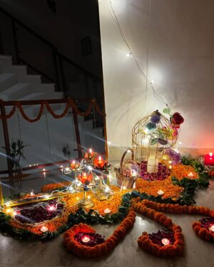 Anjali Manchanda Instagram - Celebrating the festival of lights with love, joy, and endless laughter. Wishing everyone a vibrant and prosperous Diwali🪔❤️✨