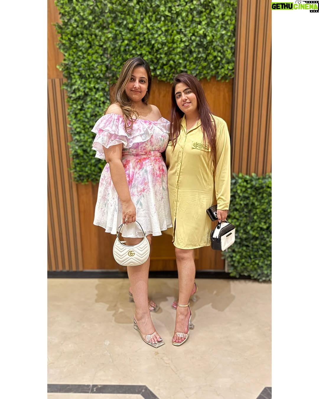 Anjali Manchanda - 1.1K Likes - “Surround yourself with those who bring out your sparkle. ✨”
@anjalimua & @srishtinagpalmua