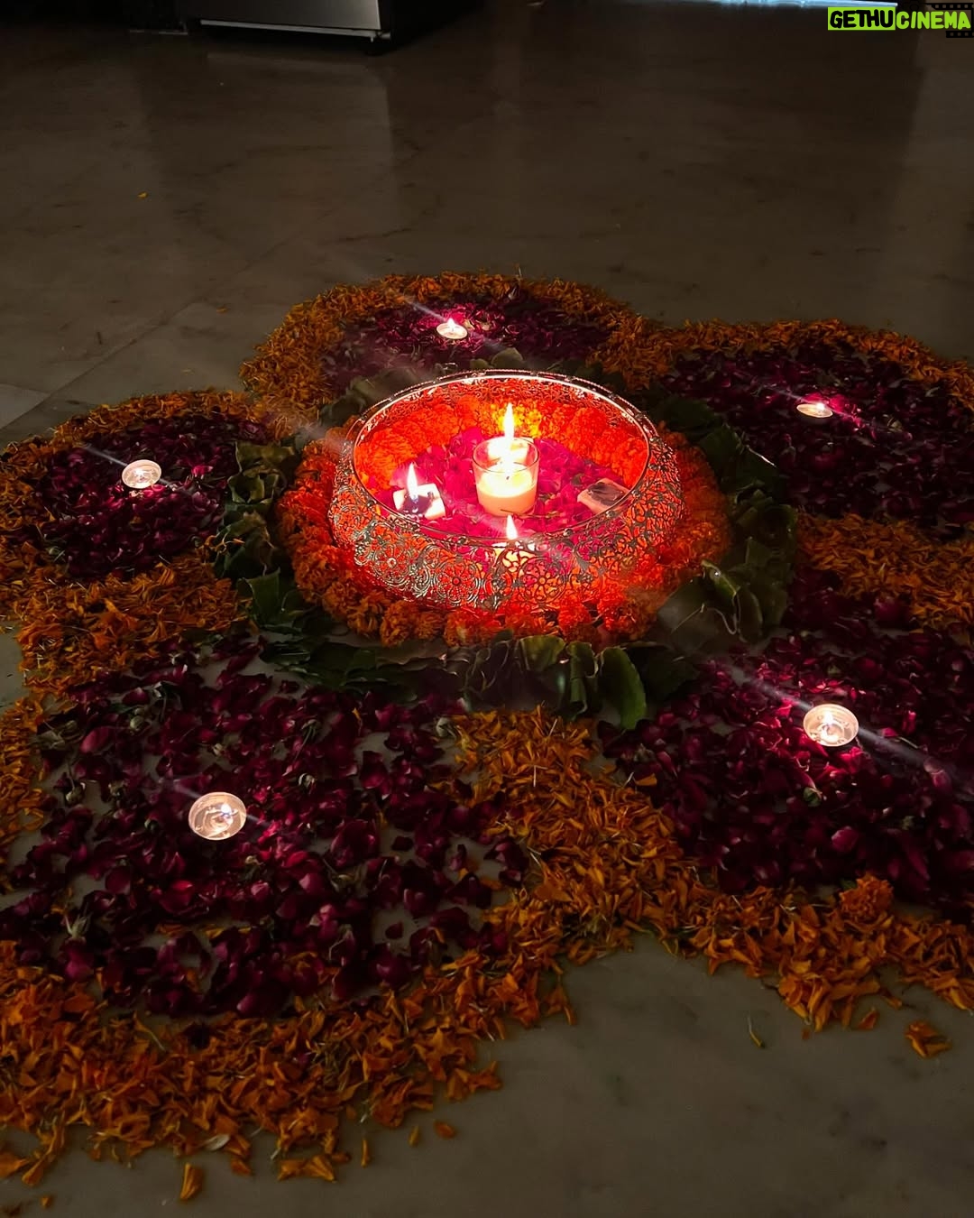 Anjali Manchanda - 3.2K Likes - Celebrating the festival of lights with love, joy, and endless laughter. Wishing everyone a vibrant and prosperous Diwali🪔❤️✨