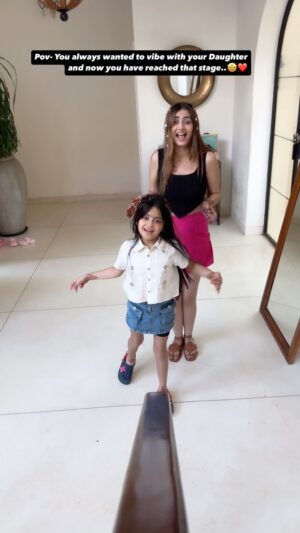 Anjali Manchanda Instagram - When your Daughter vibe better than you✨❤️🤩
#anjalimua #motherdaughter