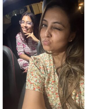 Anjali Manchanda Instagram - “Surround yourself with those who bring out your sparkle. ✨”
@anjalimua & @srishtinagpalmua