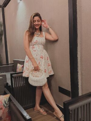 Anjali Manchanda Instagram - Slaying 🩶
Outfit & Bag- @forevernew_india
Footwear- @juttifull