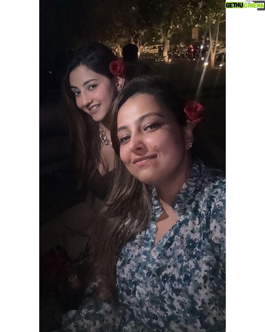 Anjali Manchanda - 1.1K Likes - “Surround yourself with those who bring out your sparkle. ✨”
@anjalimua & @srishtinagpalmua