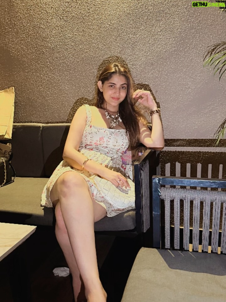 Anjali Manchanda - 2K Likes - Slaying 🩶
Outfit & Bag- @forevernew_india 
Footwear- @juttifull
