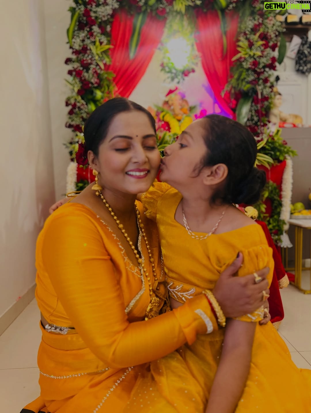 Anjana Singh - 79.8K Likes - आप बस हमेसा साथ रहना बप्पा 🙏🏻🙏🏻
आप सभी को गणेश चतुर्थी की हार्दिक शुभकामनाएँ 
गणपति बप्पा मोरया 🙏🏻🙏🏻
🌸
🌸
🌸
🌸
#anjanasingh #anjanasinghfans❤️ #ghaneshchaturthi 2k25