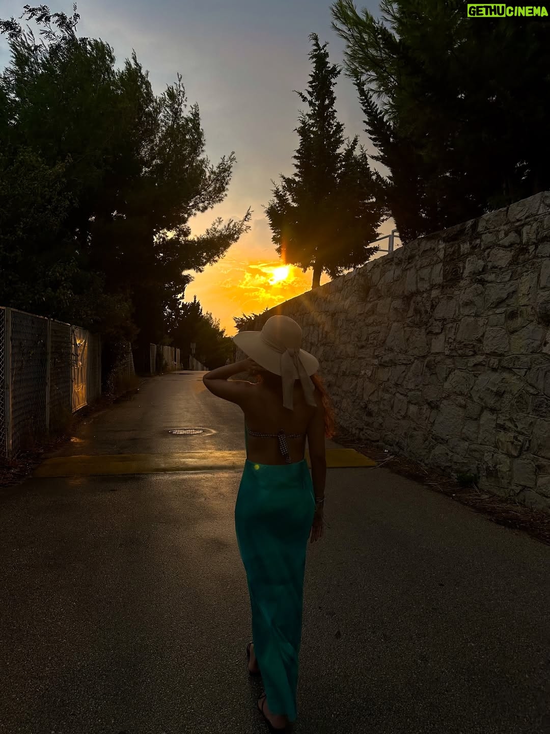 Anjini Dhawan - 16.1K Likes - 🌊🌅🍝🌞