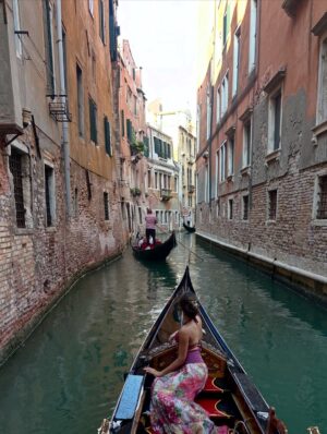 Anjini Dhawan Instagram - The time my mother almost fell out of a gondola 🤣🤪