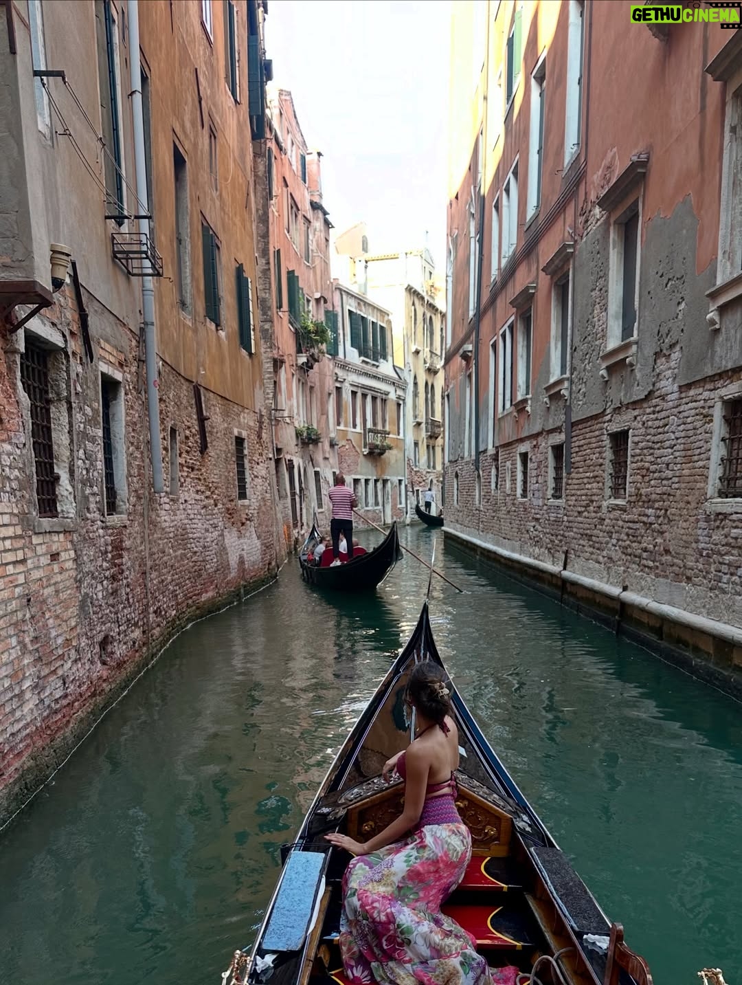 Anjini Dhawan - 33.6K Likes - The time my mother almost fell out of a gondola 🤣🤪