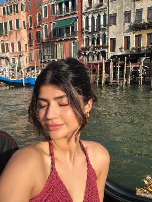 Anjini Dhawan Instagram - The time my mother almost fell out of a gondola 🤣🤪