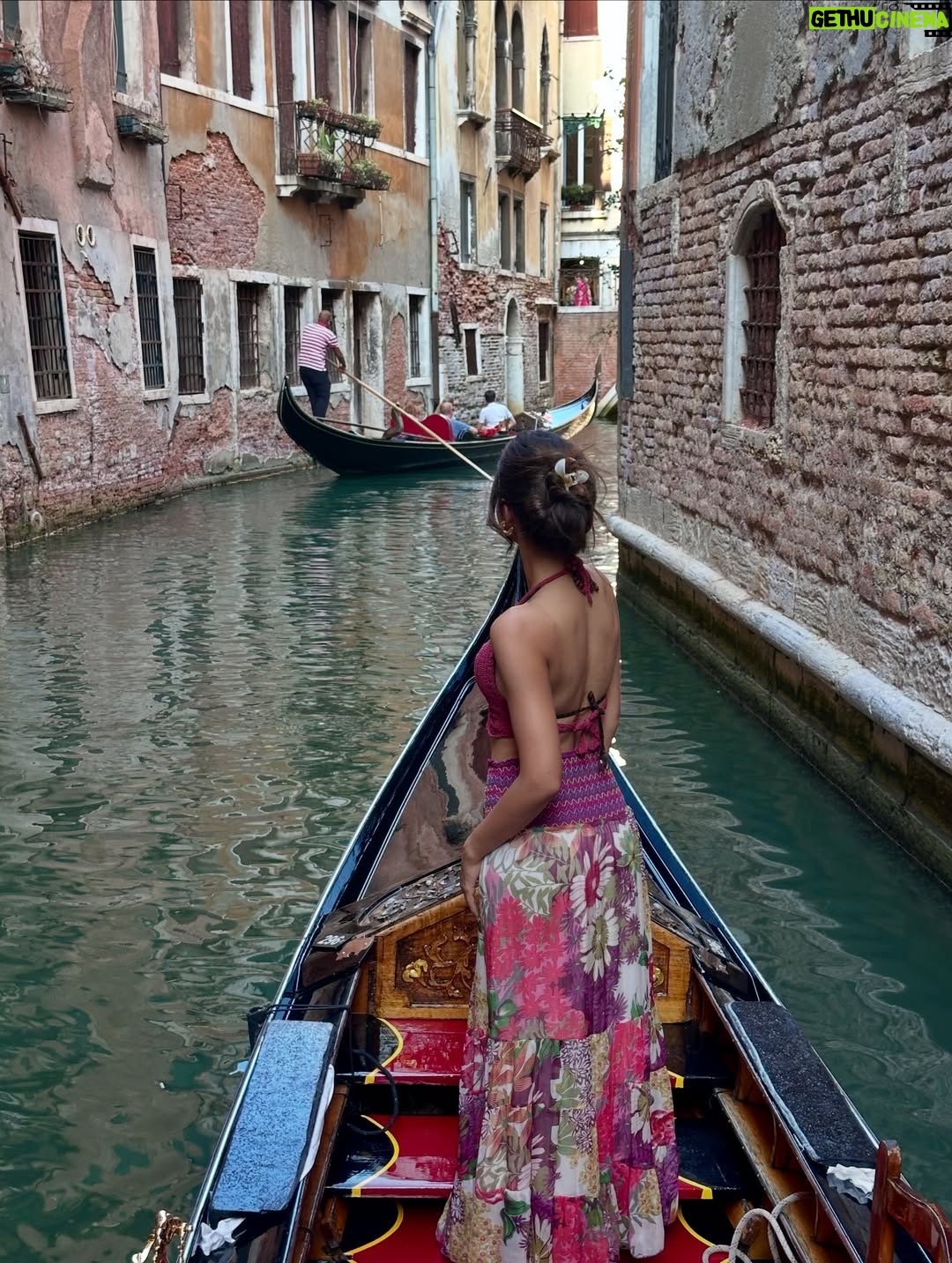 Anjini Dhawan - 33.6K Likes - The time my mother almost fell out of a gondola 🤣🤪