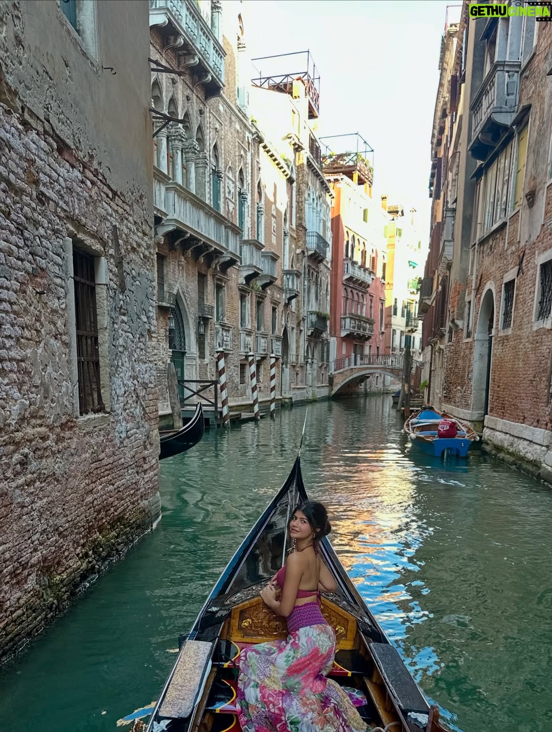 Anjini Dhawan - 33.6K Likes - The time my mother almost fell out of a gondola 🤣🤪