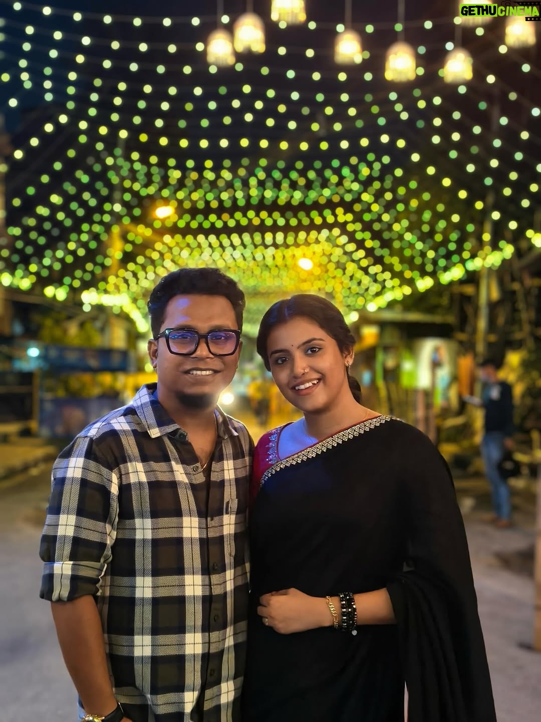 Ankita Bhattacharyya - 65.3K Likes - Durga Puja Pandal Hopping ❤️
1st time Kolkatar pujo dekha  @ujanmondal ❤️❤️❤️❤️