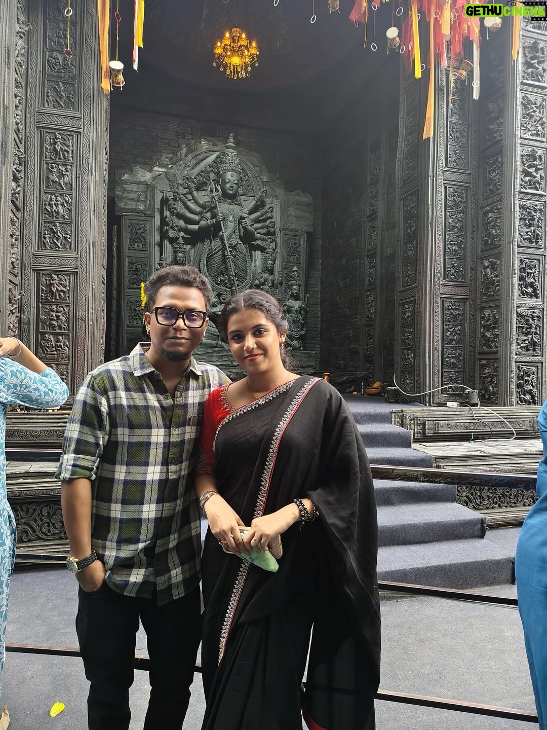 Ankita Bhattacharyya - 65.3K Likes - Durga Puja Pandal Hopping ❤️
1st time Kolkatar pujo dekha  @ujanmondal ❤️❤️❤️❤️