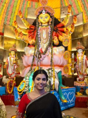 Ankita Bhattacharyya Instagram - Durga Puja Pandal Hopping ❤️
1st time Kolkatar pujo dekha  @ujanmondal ❤️❤️❤️❤️