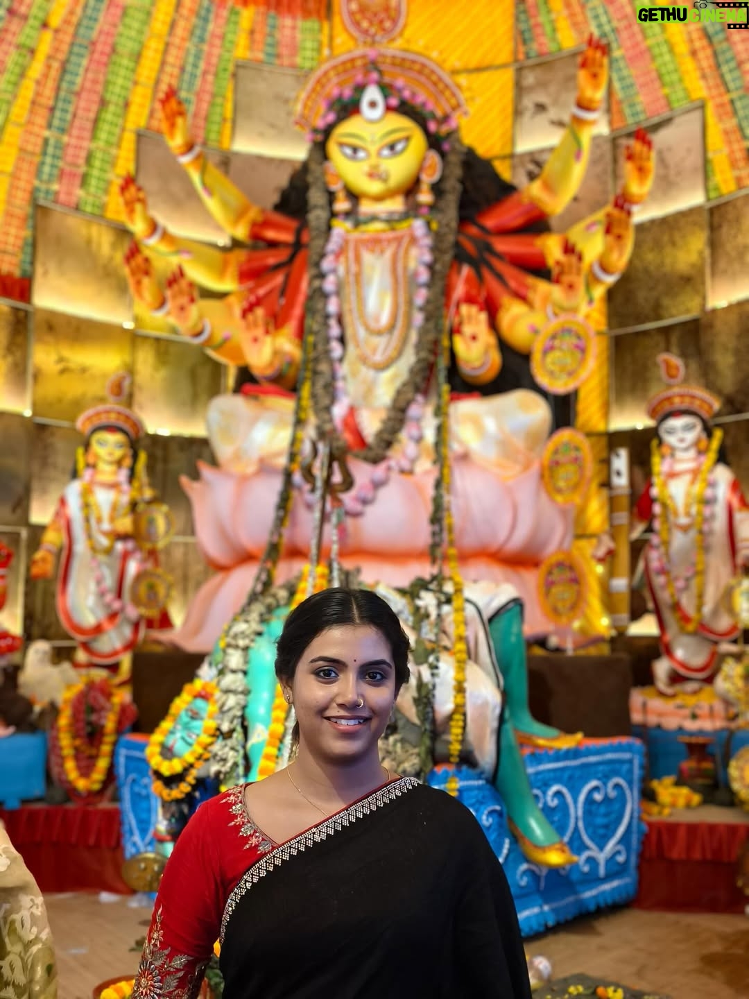 Ankita Bhattacharyya - 65.3K Likes - Durga Puja Pandal Hopping ❤️
1st time Kolkatar pujo dekha  @ujanmondal ❤️❤️❤️❤️