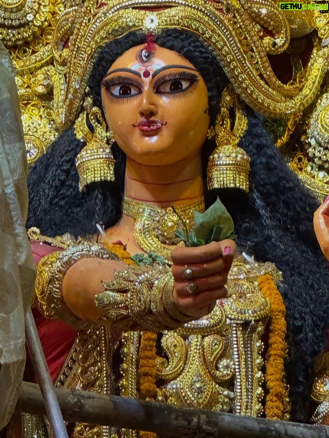 Ankita Bhattacharyya - 65.3K Likes - Durga Puja Pandal Hopping ❤️
1st time Kolkatar pujo dekha  @ujanmondal ❤️❤️❤️❤️
