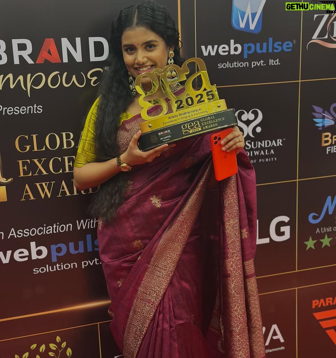 Ankita Bhattacharyya - 141.3K Likes - Receiving Global Excellence Award (gea) for (Excellence in Singing & Performing) from The  @kajol mam this is a dream come true moment 😭❤️🙏🏻

I’m feeling very honoured and great full to be part of this Award Thank you @itsrahulrsingh sir for inviting me 🙏🏻
And Thank  to my Baba Ma ,Sir Mam ,my love and all my family members🙏🏻🙏🏻🙏🏻
And special all of you guys  because This wouldn’t have been possible without all of you .❤️🙏🏻
#HarHarMahadev🙏🏻❤️