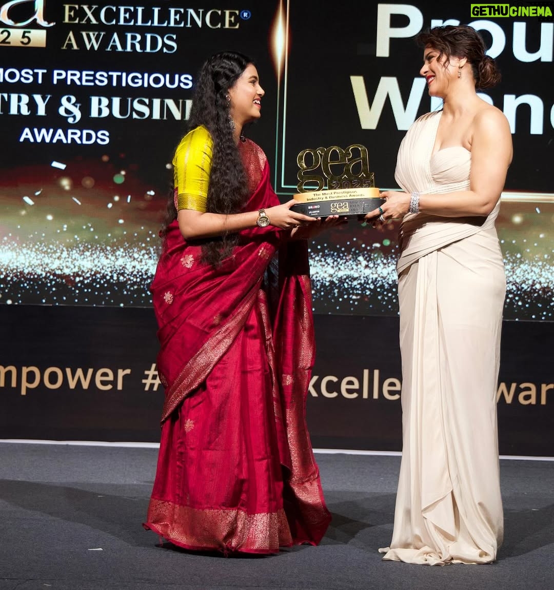 Ankita Bhattacharyya - 141.3K Likes - Receiving Global Excellence Award (gea) for (Excellence in Singing & Performing) from The  @kajol mam this is a dream come true moment 😭❤️🙏🏻

I’m feeling very honoured and great full to be part of this Award Thank you @itsrahulrsingh sir for inviting me 🙏🏻
And Thank  to my Baba Ma ,Sir Mam ,my love and all my family members🙏🏻🙏🏻🙏🏻
And special all of you guys  because This wouldn’t have been possible without all of you .❤️🙏🏻
#HarHarMahadev🙏🏻❤️