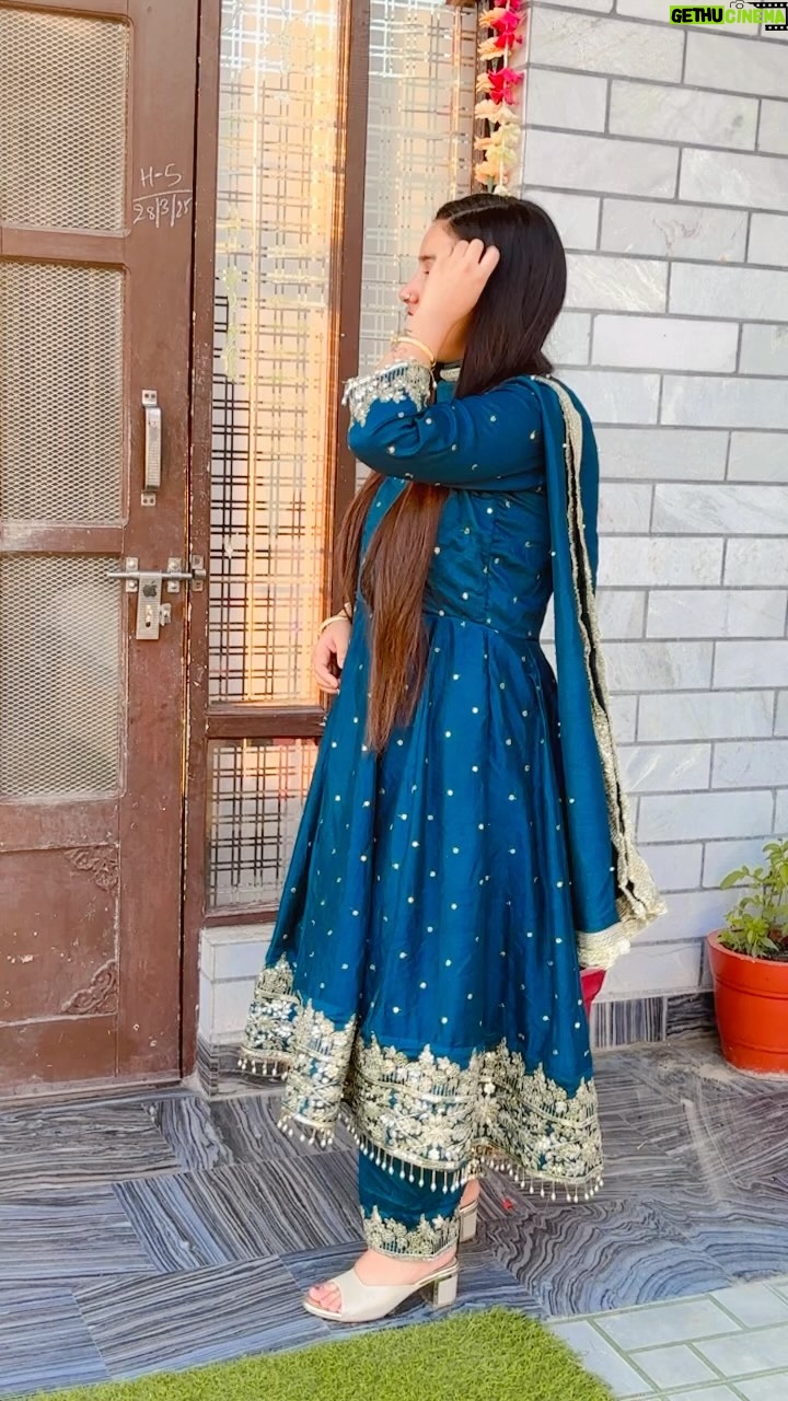 Ankita Chauhan - 9.1K Likes - outfit by @dress.updressshop33