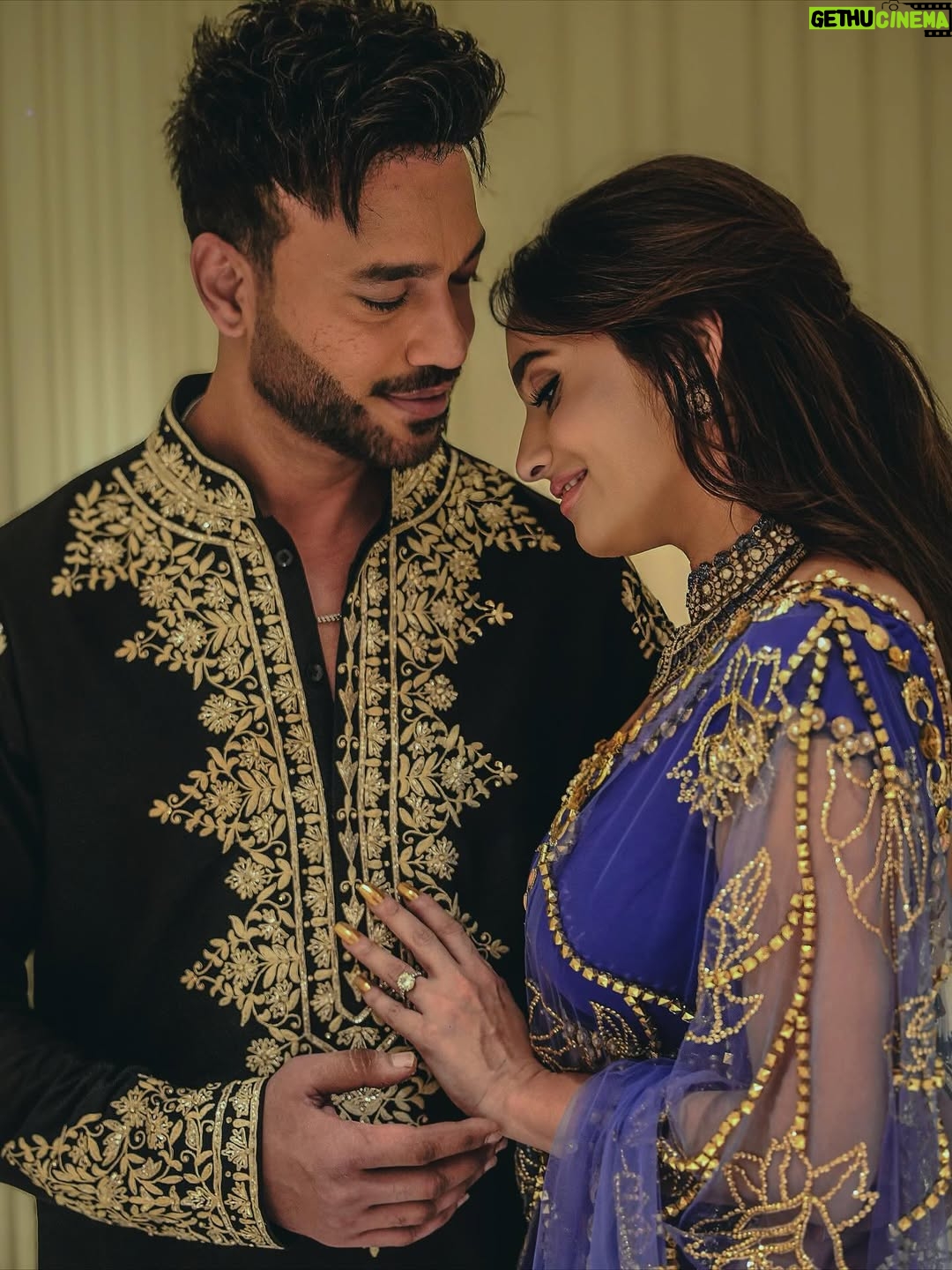 Ankita Lokhande - 451.8K Likes - ✨The Modern Fairytale #AnVi ki Fairytale ✨
No dragons, no rescues, no glass shoes just a King and a Queen who chose each other every single day, even when the story got hard. 💞♾️🥰🧿

Wishing you all lots of #Dhan this #dhanteras 💰🪔