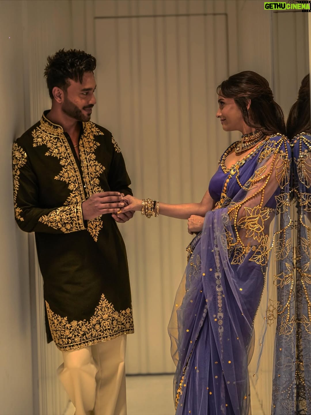 Ankita Lokhande - 451.8K Likes - ✨The Modern Fairytale #AnVi ki Fairytale ✨
No dragons, no rescues, no glass shoes just a King and a Queen who chose each other every single day, even when the story got hard. 💞♾️🥰🧿

Wishing you all lots of #Dhan this #dhanteras 💰🪔
